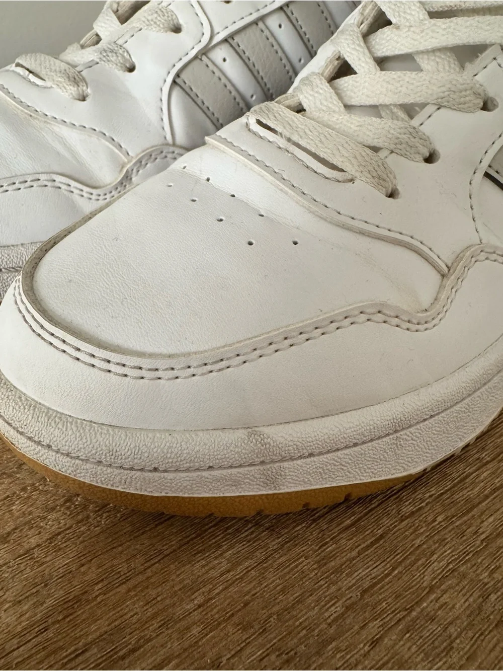 adidas Hoops, Women’s White Low-Top Court Sneakers, size 6.5